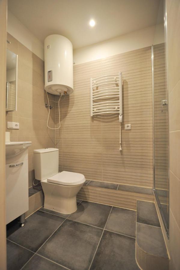 Central Comfort At Hanzas Residence, Stay Near Cafes, Bars, Museums & Esplanade リガ エクステリア 写真