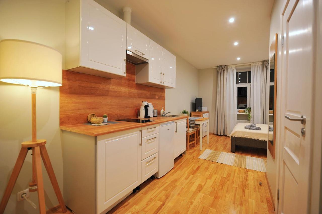 Central Comfort At Hanzas Residence, Stay Near Cafes, Bars, Museums & Esplanade リガ エクステリア 写真